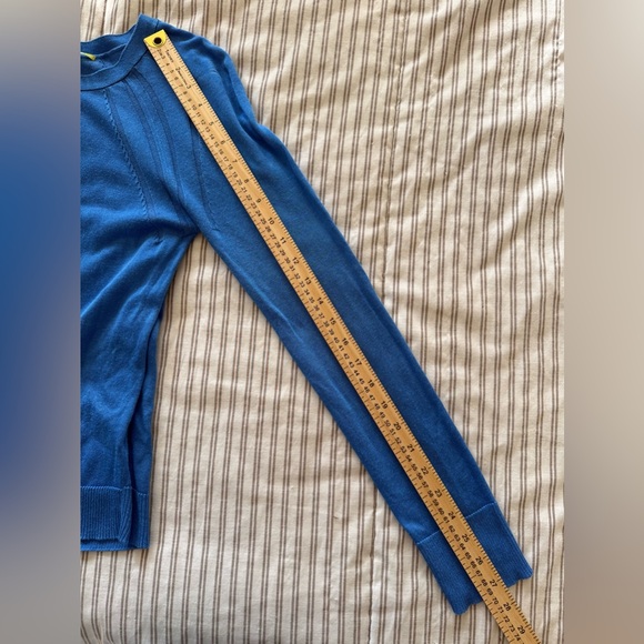 Gianni Bini Blue Lightweight Crewneck Long Sleeve Knit Women’s Sweater - Picture 8 of 11